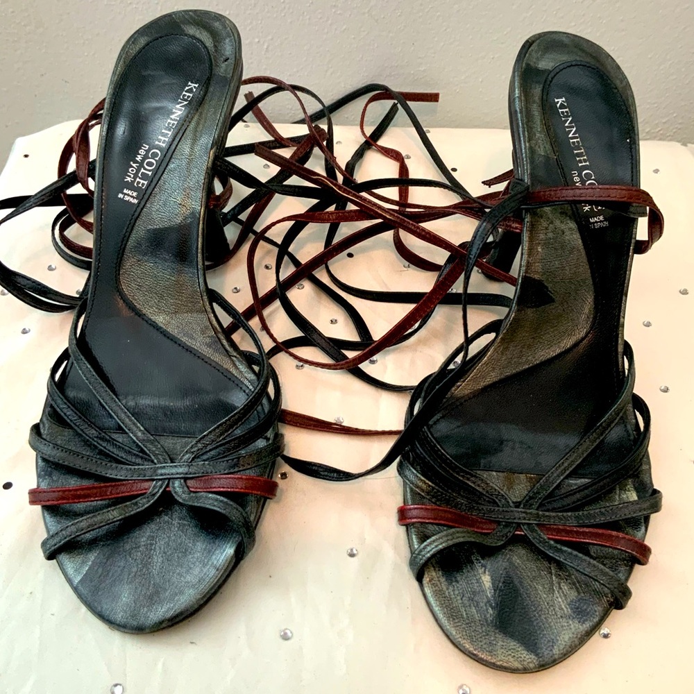 Kenneth Cole Black & Burgundy Lace-Up Leather Sandals